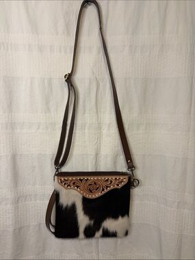 Ranch Dress’n Crossbody  cowhide never used
